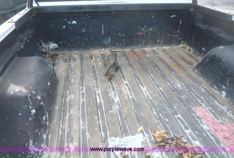 image for item 5073 2001 Chevrolet S10 extended cab pickup