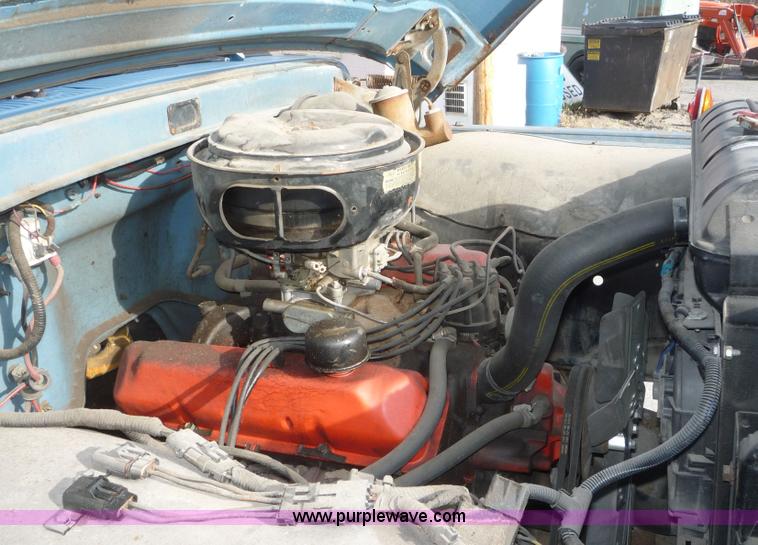 image for item 5074 1965 Ford F-600 truck