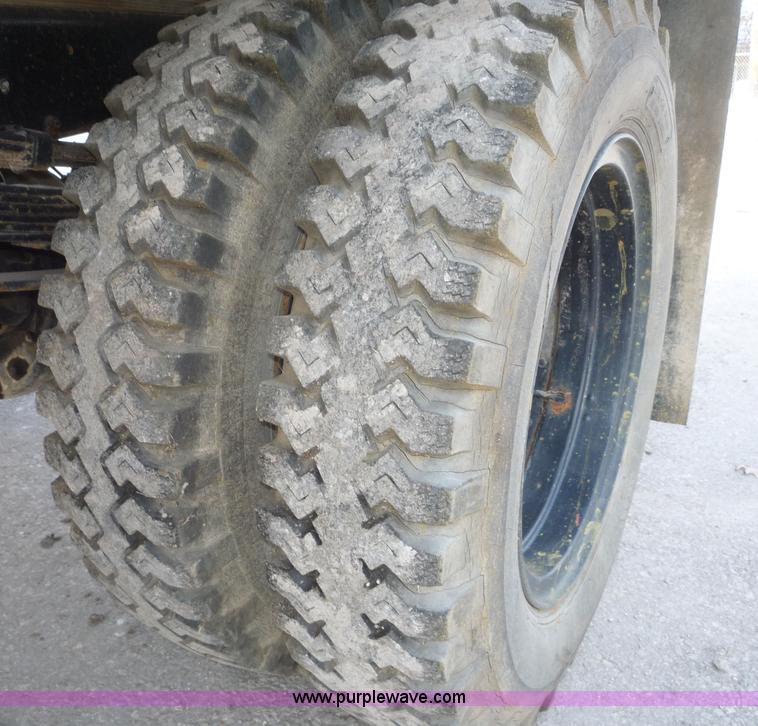 image for item 5074 1965 Ford F-600 truck