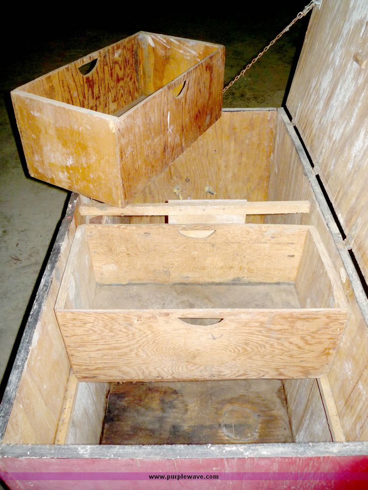 image for item 5094 Plywood tack Box with internal compartments