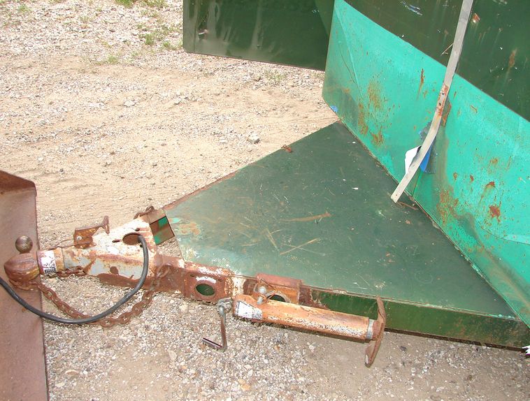 image for item 5898 1989 Diamond D 19' enclosed trailer