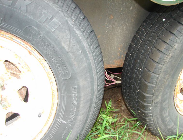 image for item 5899 1992 Titan 19' enclosed trailer with rear ramp door