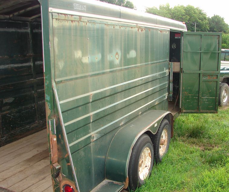 image for item 5899 1992 Titan 19' enclosed trailer with rear ramp door