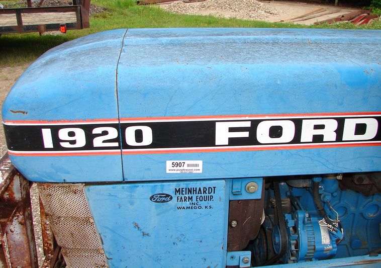 image for item 5907 1989 Ford 1920 MFWD utility tractor