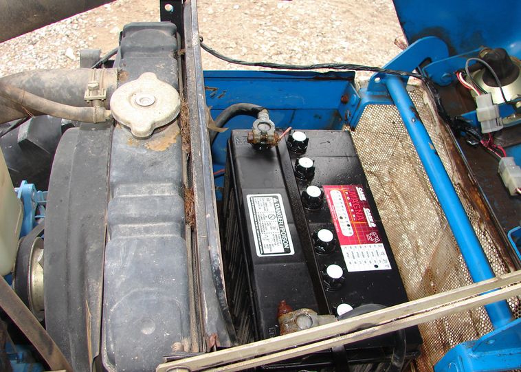 image for item 5907 1989 Ford 1920 MFWD utility tractor