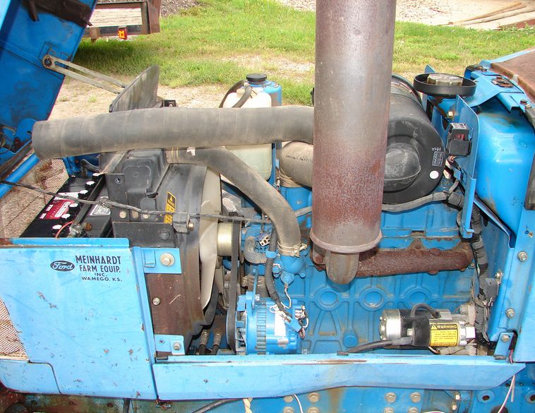 image for item 5907 1989 Ford 1920 MFWD utility tractor