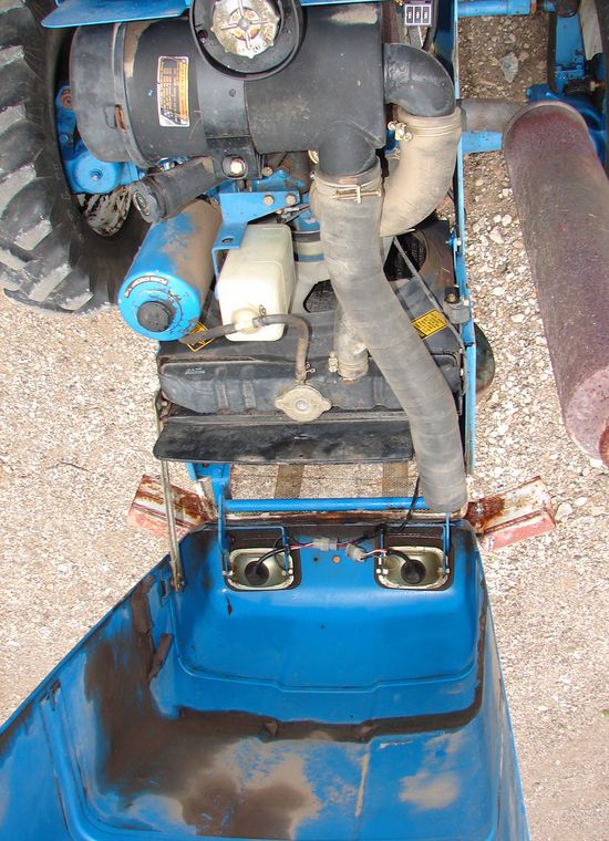 image for item 5907 1989 Ford 1920 MFWD utility tractor