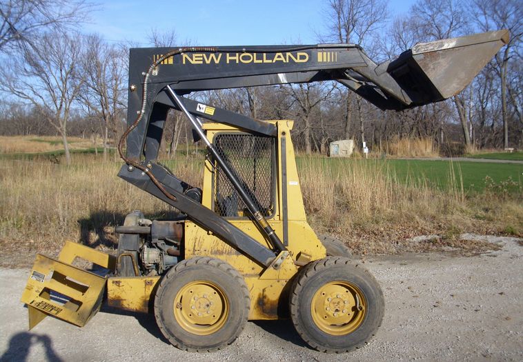 image for item 5915 1991 New Holland L555 skid steer