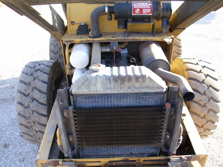 image for item 5915 1991 New Holland L555 skid steer