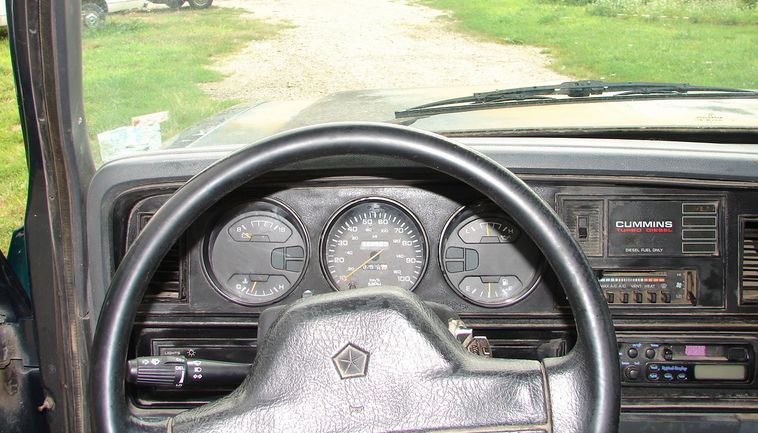 image for item 5916 1993 Dodge D-250 pickup