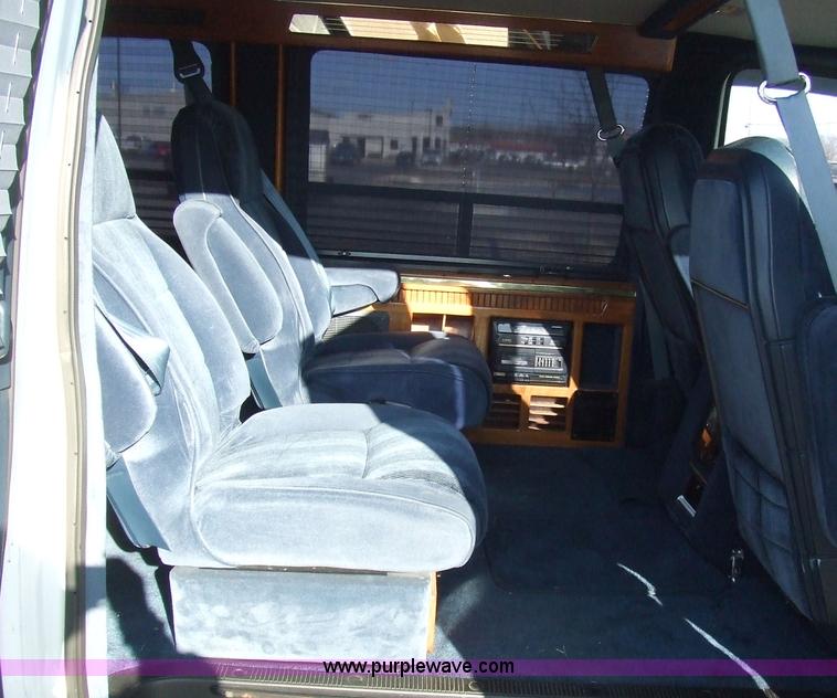 image for item 6599 1993 Ford Trans-Air Econoline E150 seven-passenger conversion van