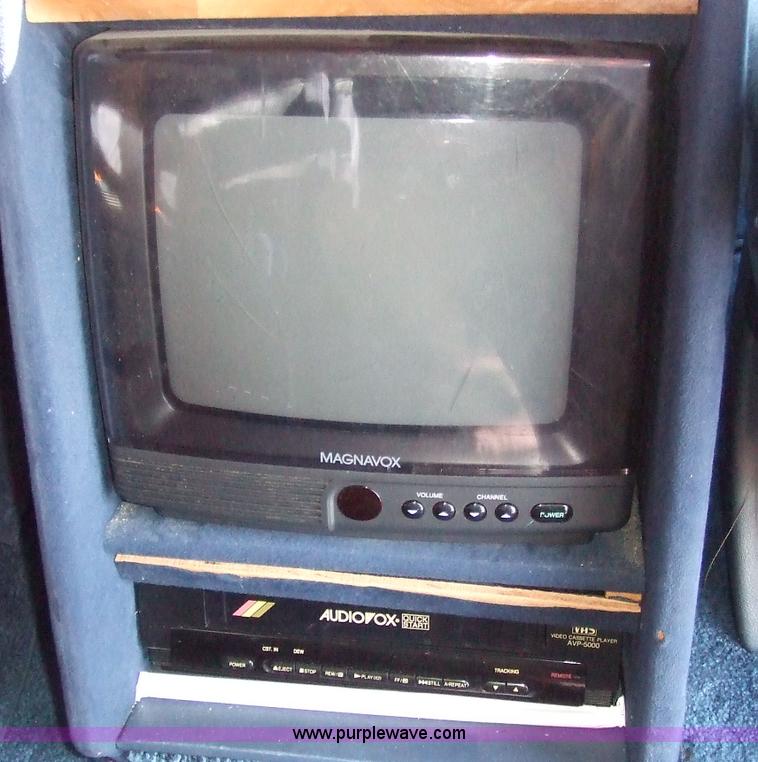 image for item 6599 1993 Ford Trans-Air Econoline E150 seven-passenger conversion van