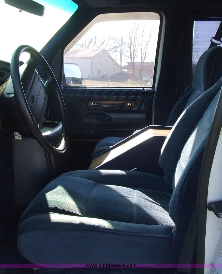 image for item 6599 1993 Ford Trans-Air Econoline E150 seven-passenger conversion van