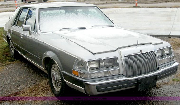 image for item 6605 1984 Lincoln Continental
