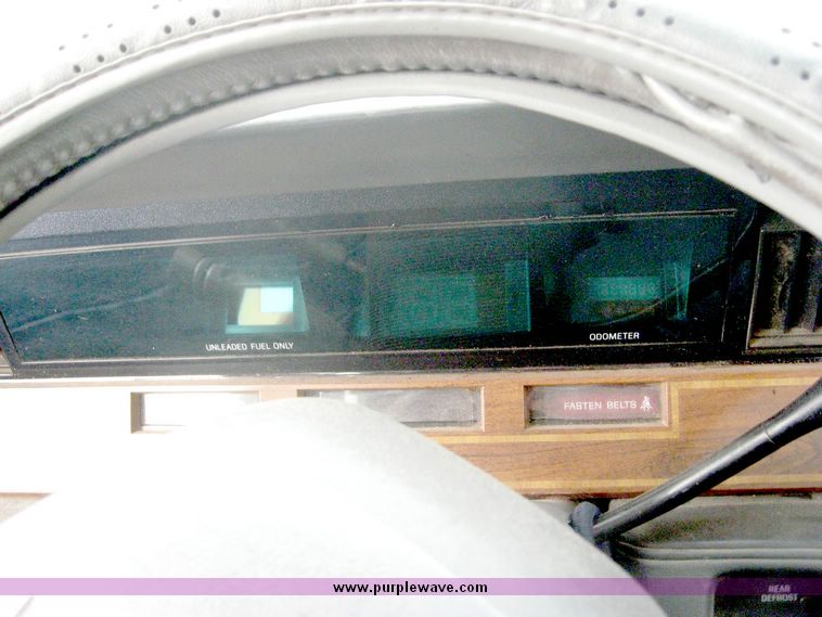 image for item 6605 1984 Lincoln Continental