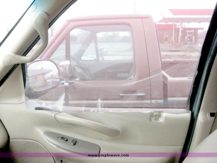 image for item 6606 1998 Ford Expedition