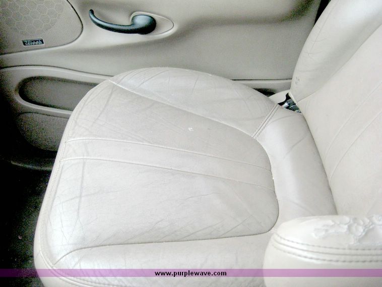 image for item 6606 1998 Ford Expedition