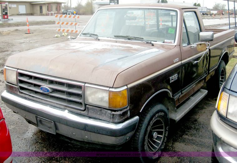 image for item 6607 1991 Ford F150 pickup truck