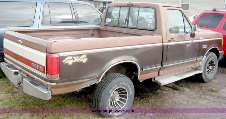 image for item 6607 1991 Ford F150 pickup truck