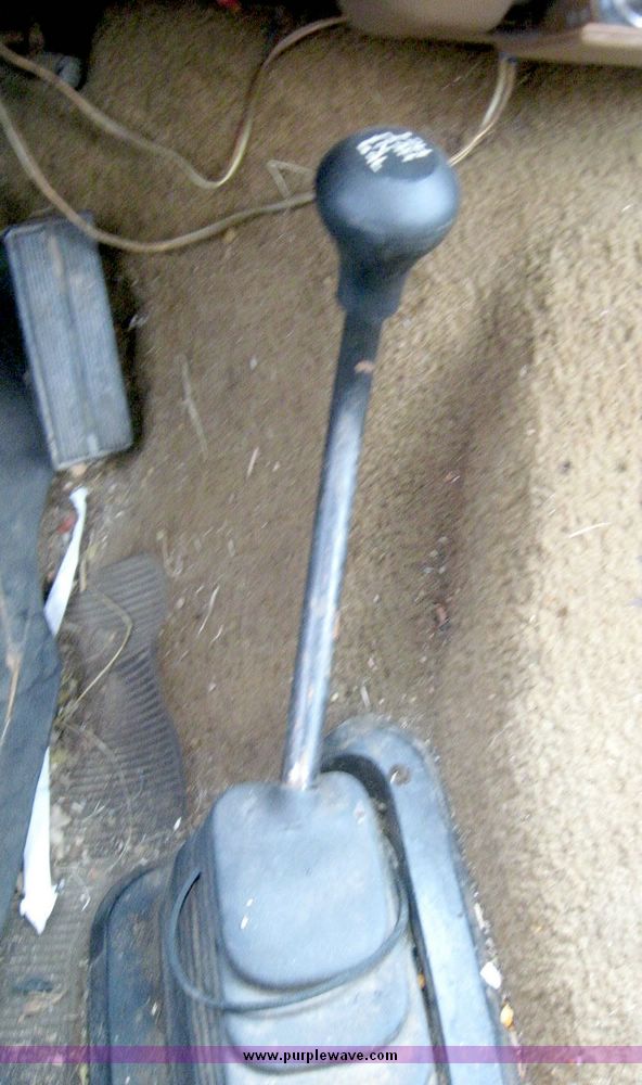 image for item 6607 1991 Ford F150 pickup truck