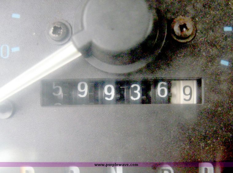 image for item 6607 1991 Ford F150 pickup truck