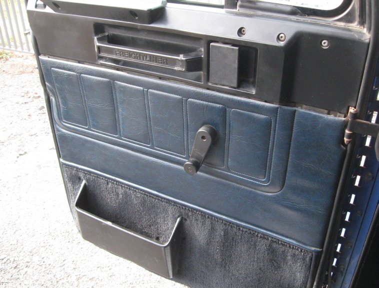 image for item 6662 1997 Freightliner Conventional FLD120 semi