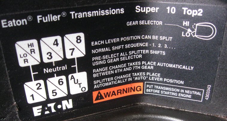 image for item 6662 1997 Freightliner Conventional FLD120 semi