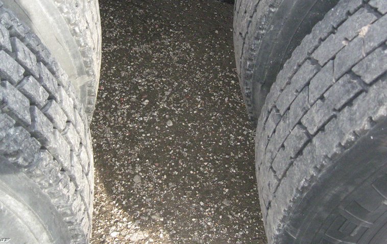 image for item 6662 1997 Freightliner Conventional FLD120 semi