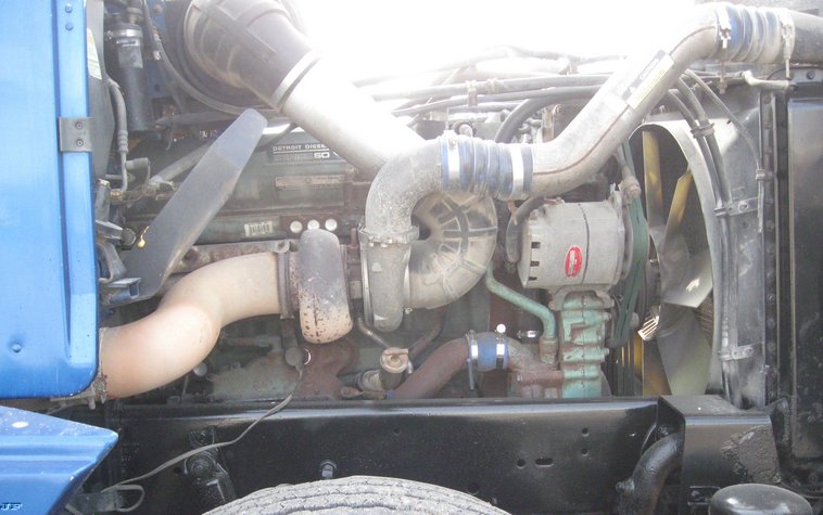 image for item 6662 1997 Freightliner Conventional FLD120 semi