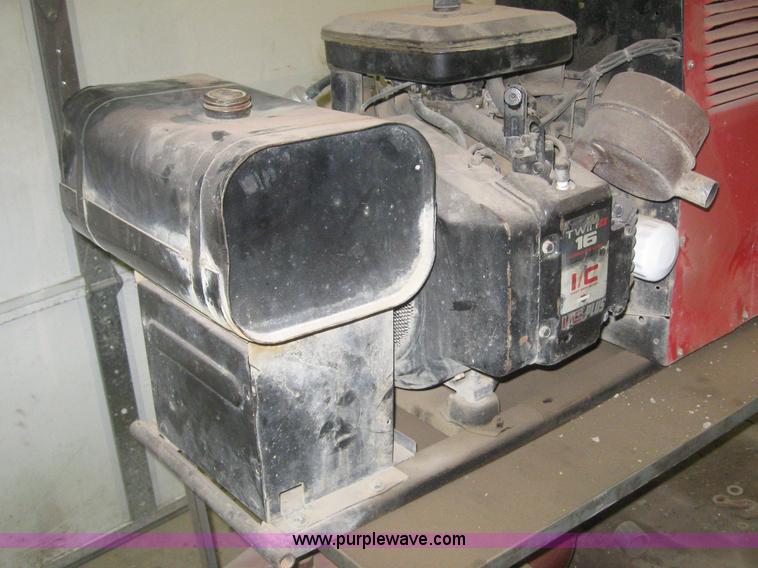 image for item 6668 Lincoln WD225G7  electric welder