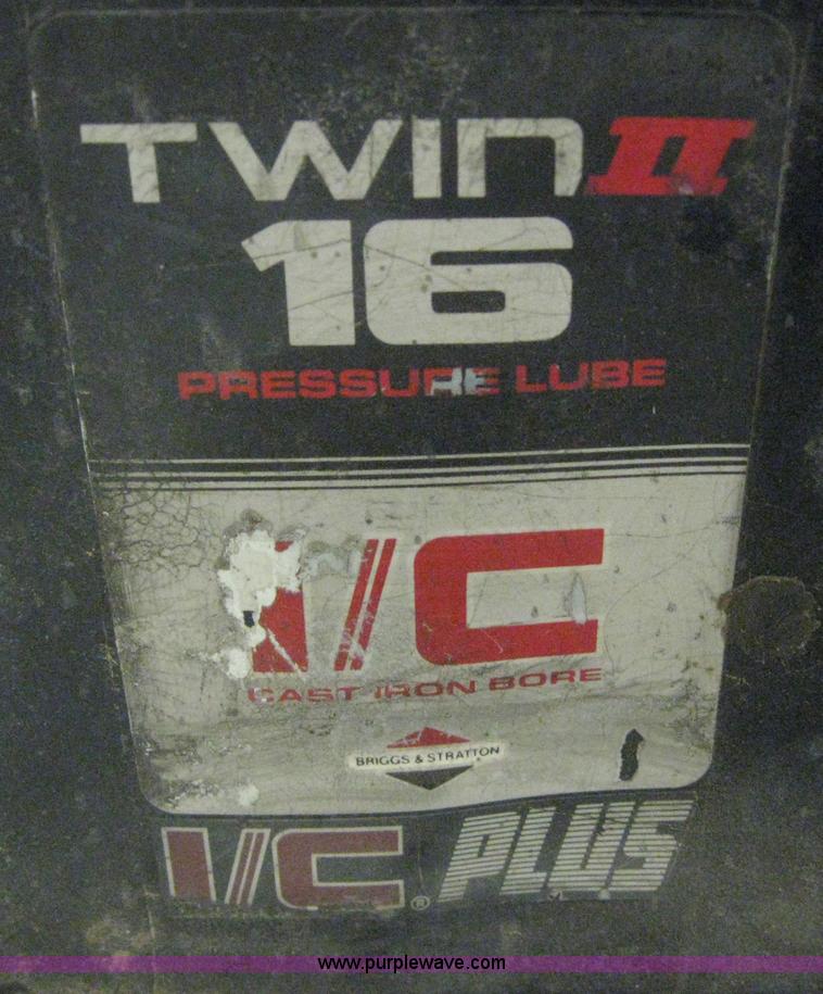 image for item 6668 Lincoln WD225G7  electric welder