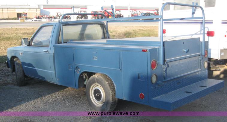 image for item 6669 1988 Chevrolet S10 pickup