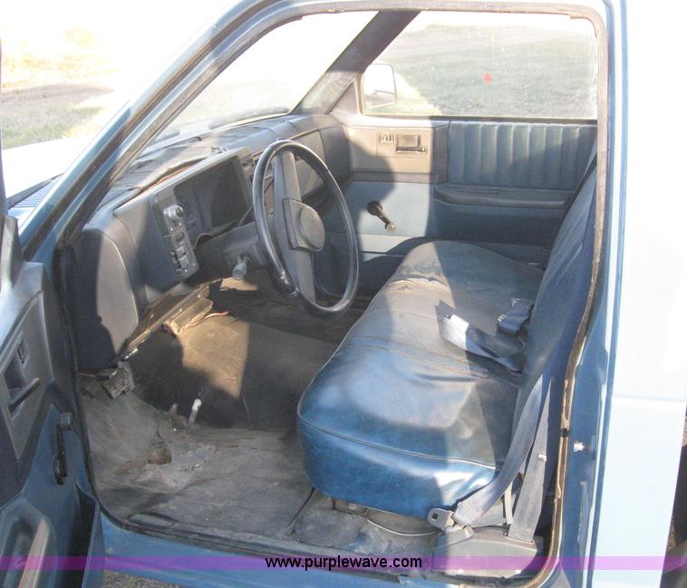 image for item 6669 1988 Chevrolet S10 pickup