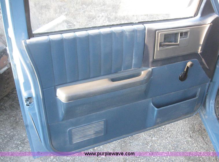 image for item 6669 1988 Chevrolet S10 pickup