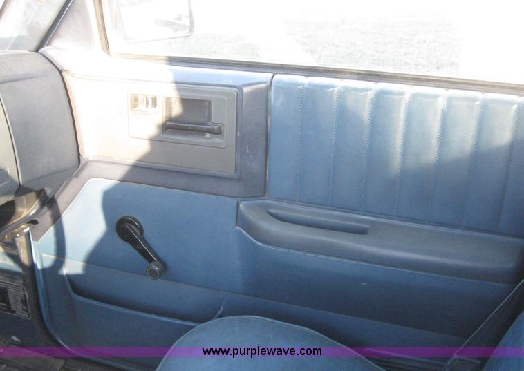 image for item 6669 1988 Chevrolet S10 pickup