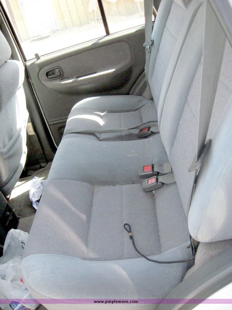 image for item 6693 1998 Kia Sportage