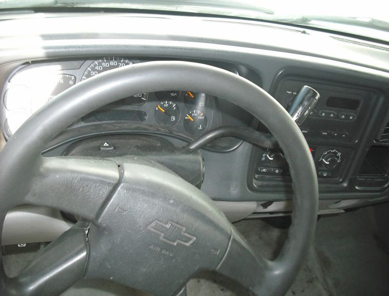 image for item 8001 2004 Chevrolet Tahoe