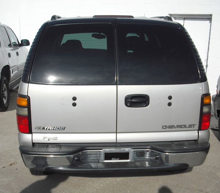 image for item 8002 2004 Chevrolet Tahoe