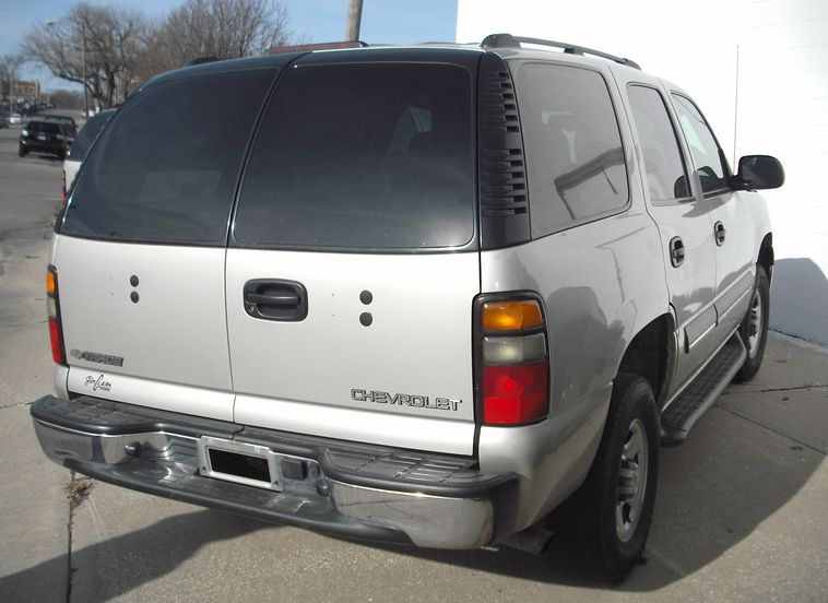 image for item 8002 2004 Chevrolet Tahoe