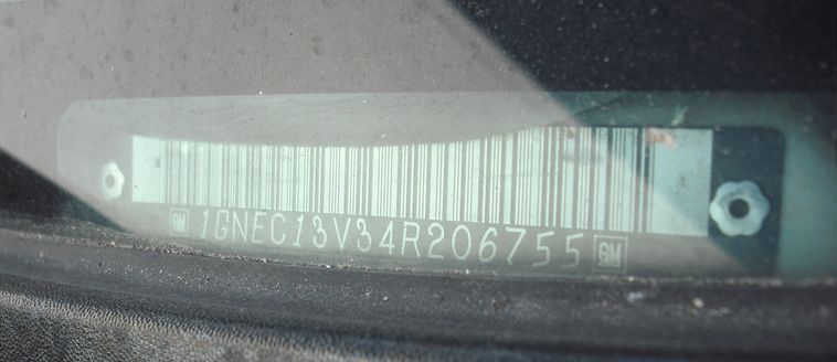 image for item 8002 2004 Chevrolet Tahoe