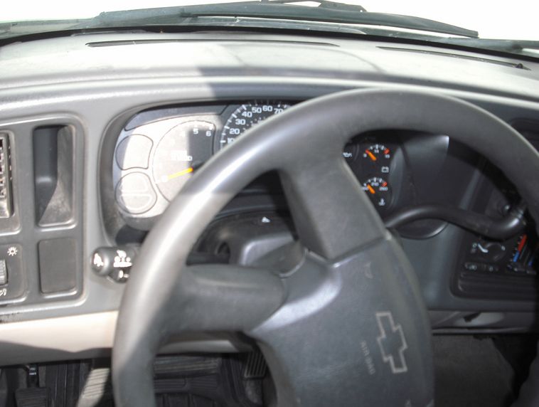 image for item 8002 2004 Chevrolet Tahoe