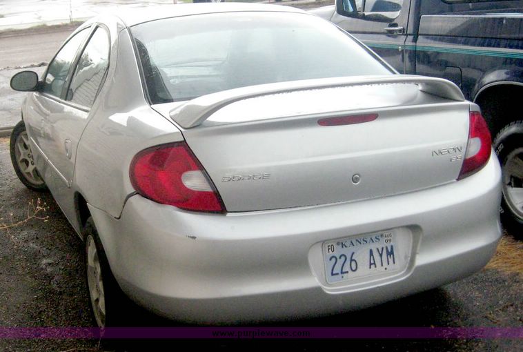 image for item 8639 2002 Dodge Neon ES