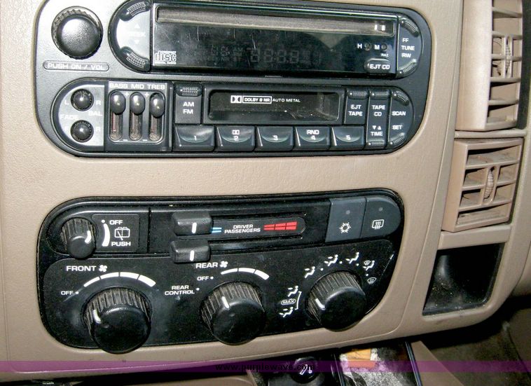 image for item 8647 2001 Dodge Durango