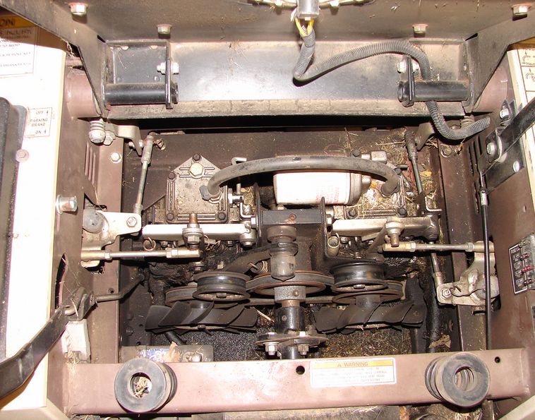 image for item 9001 2002 Grasshopper 618 riding lawn mower