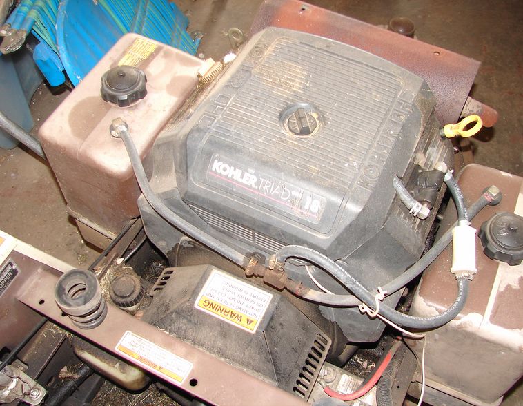 image for item 9001 2002 Grasshopper 618 riding lawn mower