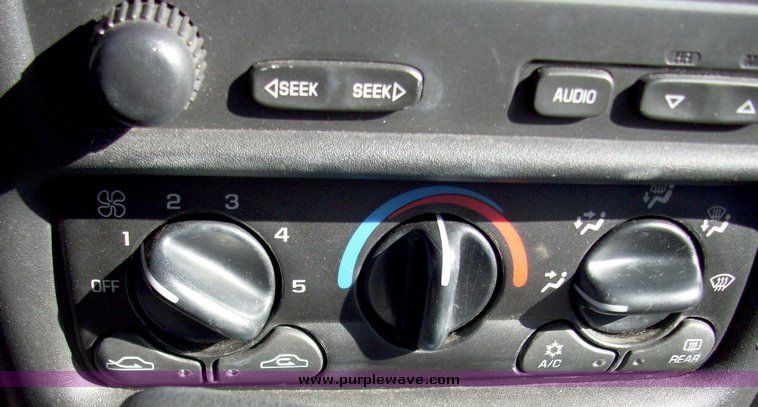 image for item 9043 2003 Chevrolet Malibu