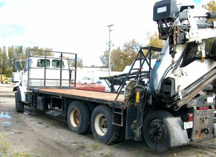 image for item 1000 1999 Sterling LT9513 tri-axle boom truck