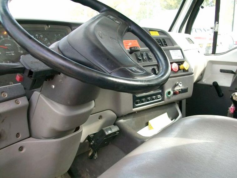 image for item 1000 1999 Sterling LT9513 tri-axle boom truck