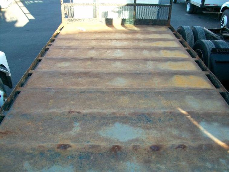 image for item 1000 1999 Sterling LT9513 tri-axle boom truck