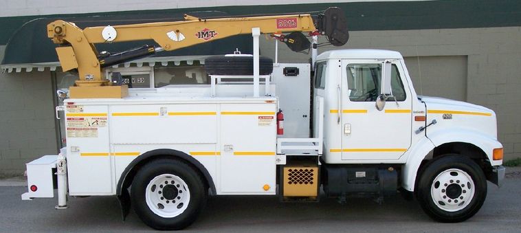 image for item 1001 1998 International 4700LP mechanic's truck